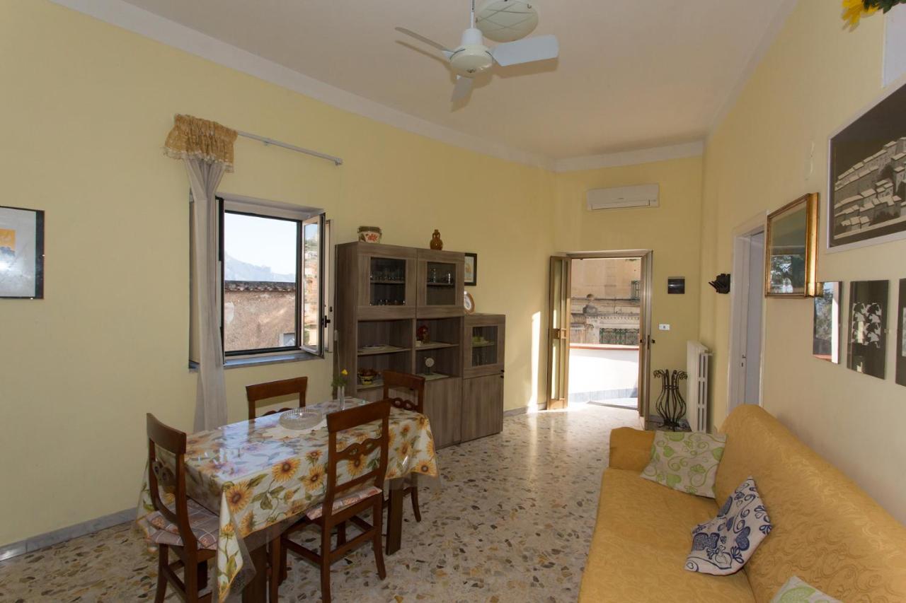 House Sun And Moon Apartment Amalfi Bagian luar foto